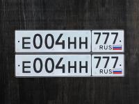Фото автомобильного номера Е004НН 777